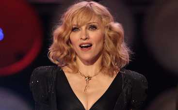 Мадонну обвинили в сексуальных домогательствах