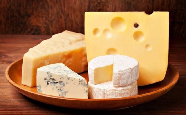 Ученые назвали неожиданное свойство сыра