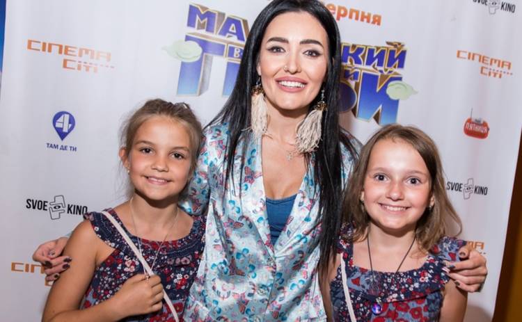 Анна Добрыднева и другие звезды посетили благотворительный показ мультика