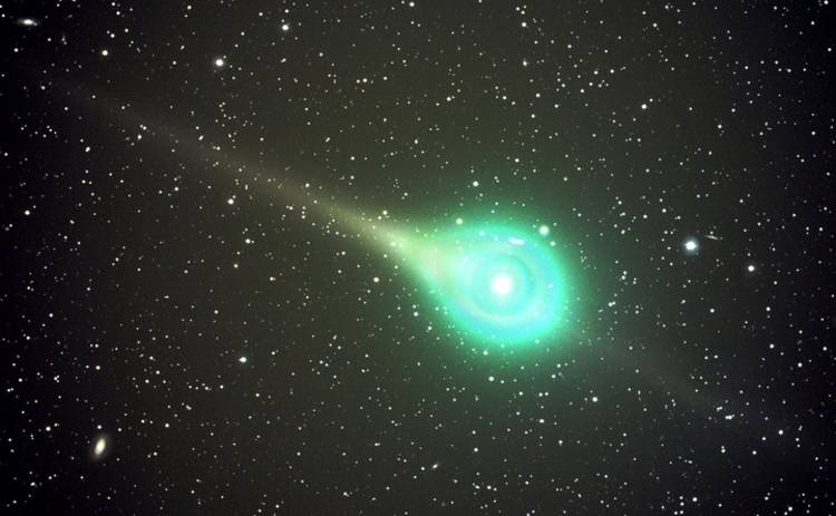 К Земле летит зеленая комета: украинцы смогут увидеть ее на небосклоне в декабре
