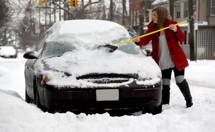 Чем опасны снег и мороз для авто