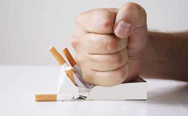 Медики назвали лучший возраст, чтобы бросить курить