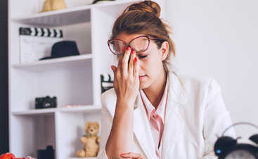 Почему утром болит голова: медики назвали 6 основных причин