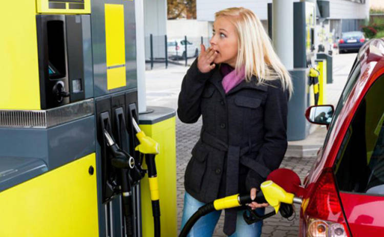 В Украине дешевеет топливо: прогнозы экспертов