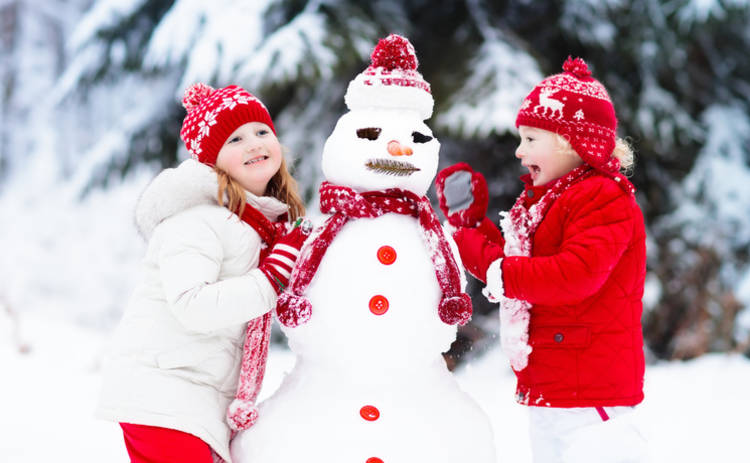 Зимние забавы: чем развлечь ребенка до конца холодов