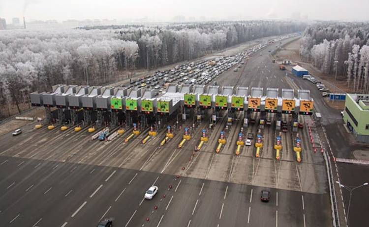 Когда в Украине начнут строить первую платную дорогу: заявление Новакова