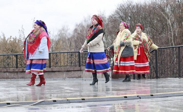 Масленица 2019: в Киеве на Певческом поле встретили весну