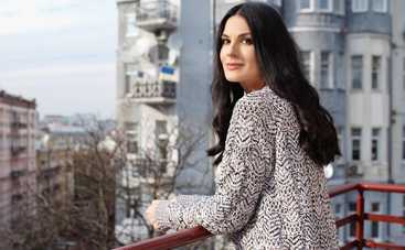 Вспомнила молодость! Маша Ефросинина устроила заводные танцы в стиле 90-х