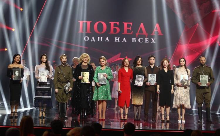 «В десяточку»: Ирина Билык и Надежда Мейхер восхитили своими нарядами на концерте Интера