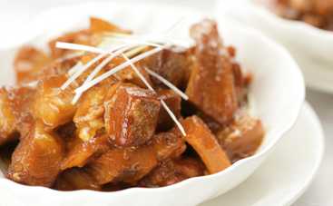 Сочный гуляш из свинины на праздники (рецепт)